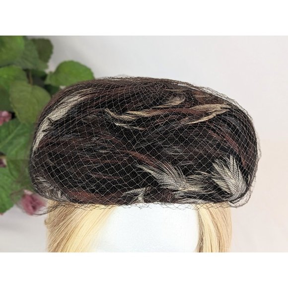 Ladies Vintage Brown Black Feather Hat 1960s Large Feathered Pillbox Hat MCM - Picture 7 of 9